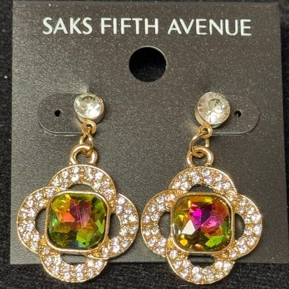 Saks Fifth Avenue Gold and Vitrial Crystal Center Clover Floral Earring 1.5in